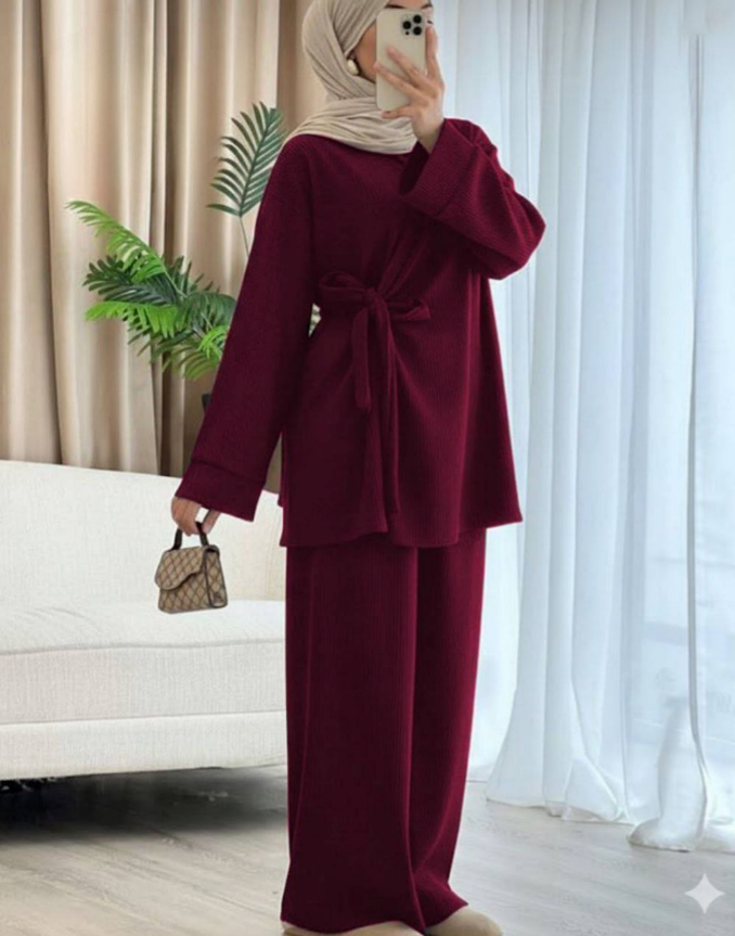 سوت لف قطعتين – نعومة وفخامة 🌸