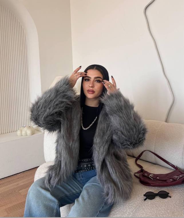 جاكيت Zara فرو متبطن بالكامل