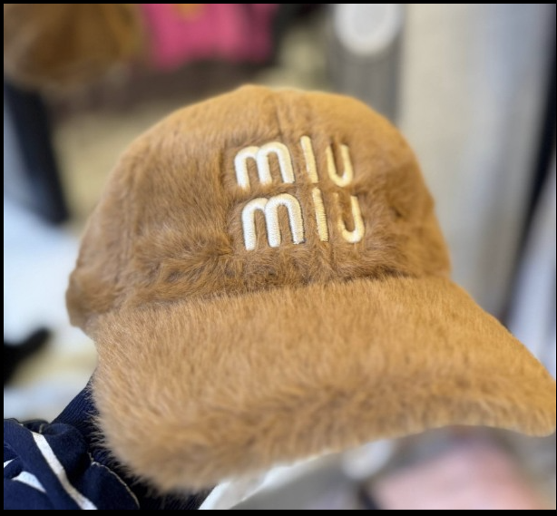 كاب فرو Miu Miu الترندي – Miu Miu Winter Fur Cape