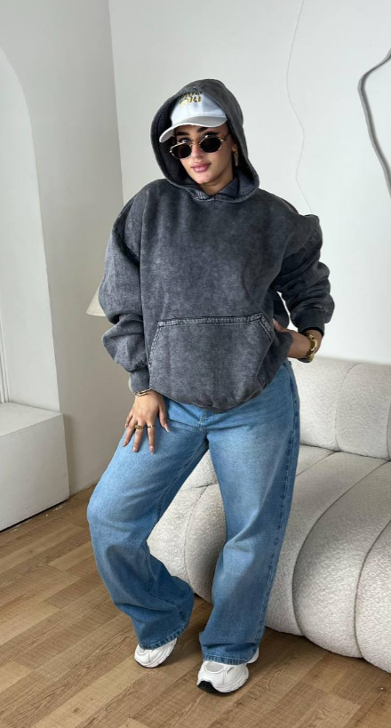 هودي محجّر بطباعة خلفية تريندي