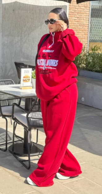 سوت التطريز الأوفر سايز التحفة ✨🩷