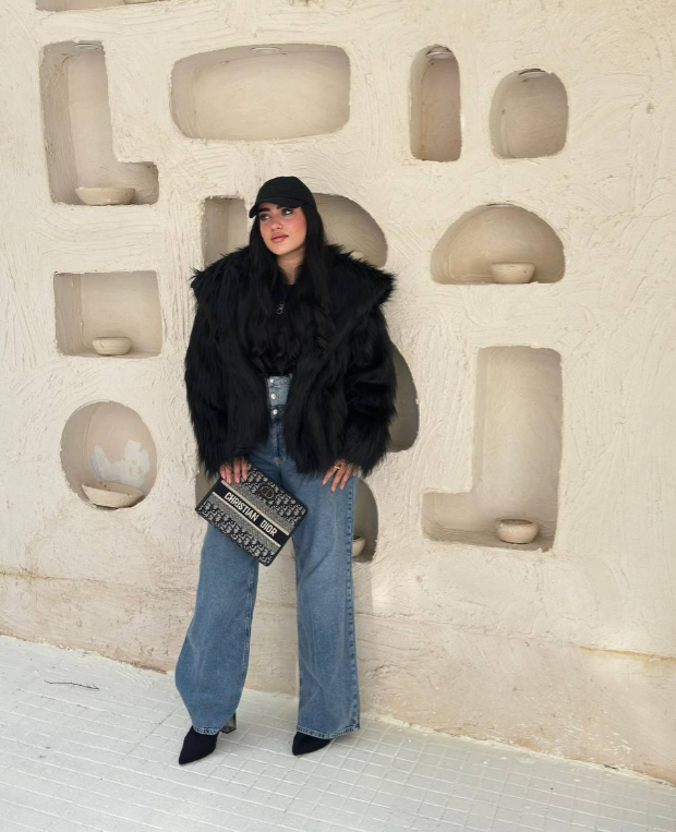 جاكيت Zara فرو متبطن بالكامل