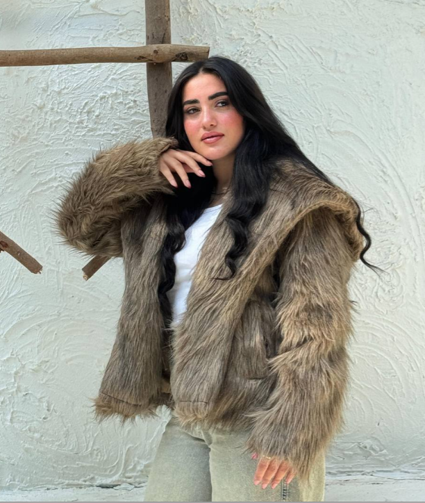 جاكيت Zara فرو متبطن بالكامل