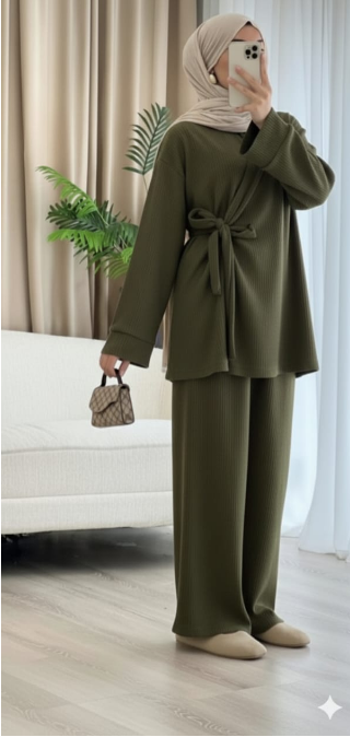 سوت لف قطعتين – نعومة وفخامة 🌸