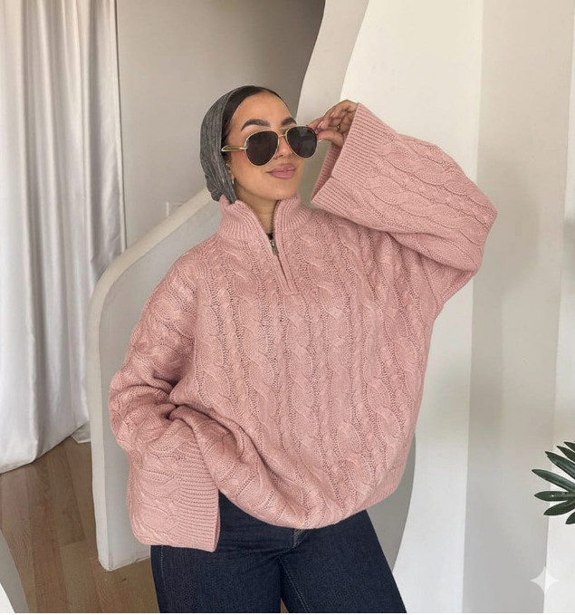 بلوفر أوفر سايز صوف ناعم برقبة نص سستة