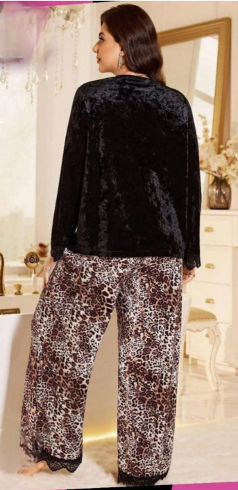 بيجامة Velvet Tiger – قطيفة زراير