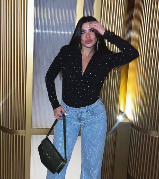 "بلوزة بيرل ستايل – Black Glam"