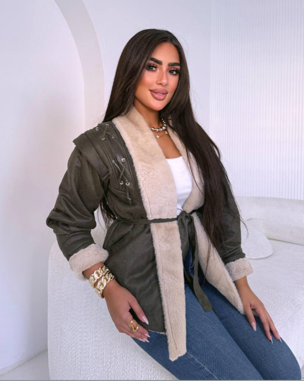 "جاكيت سويدي فرو – Luxury Winter Jacket"